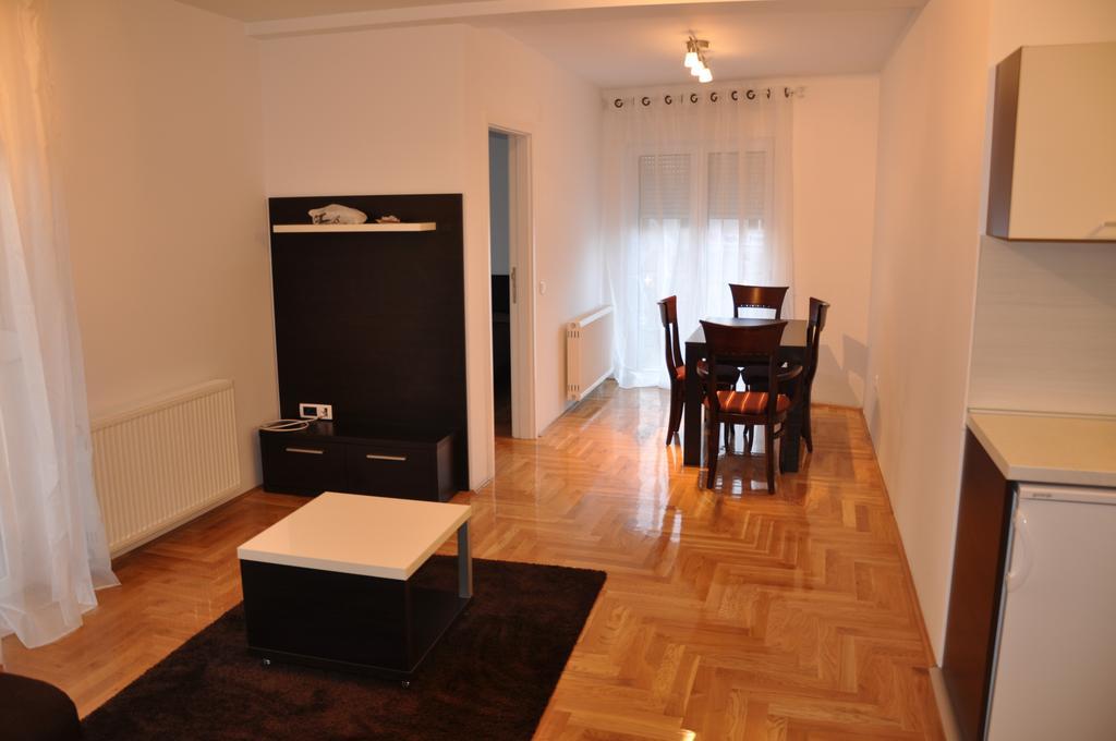 Park Srce Apartments Arandjelovac Δωμάτιο φωτογραφία