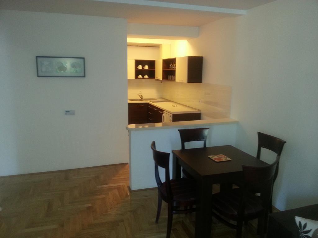 Park Srce Apartments Arandjelovac Δωμάτιο φωτογραφία